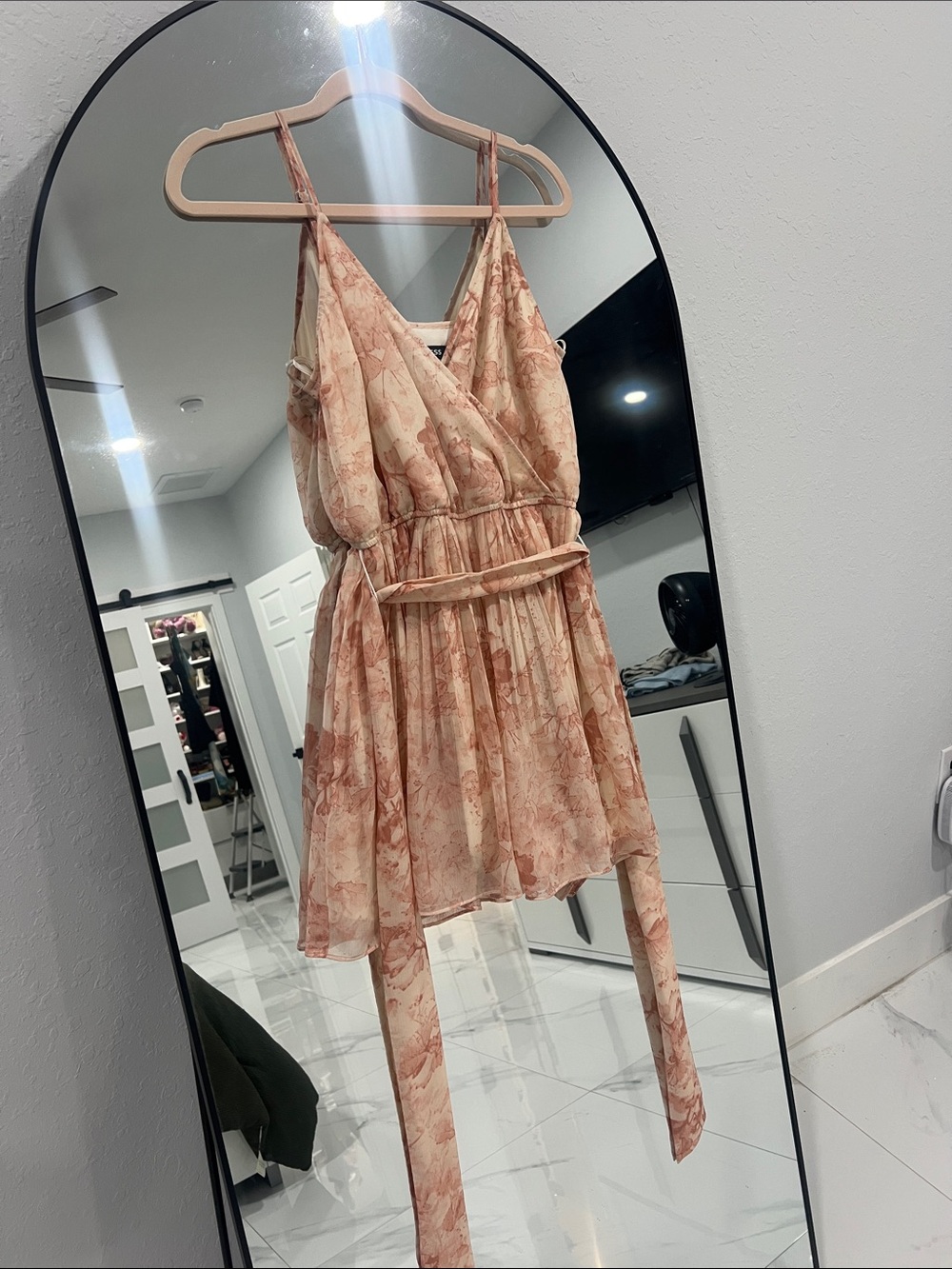 Express Blush Floral Sleeveless Romper with Tie Waist